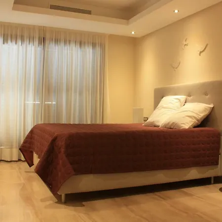 104 - With Private Swimming Pool Estepona
